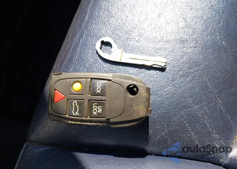 2005 Volvo V70 R z USA, uszkodzony, nr VIN YV1SJ527352488394